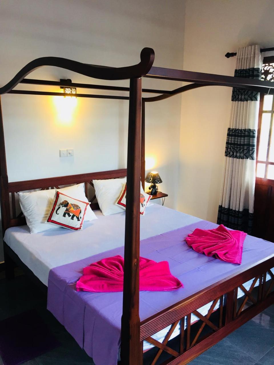 Sanjula Apartments Hikkaduwa Buitenkant foto