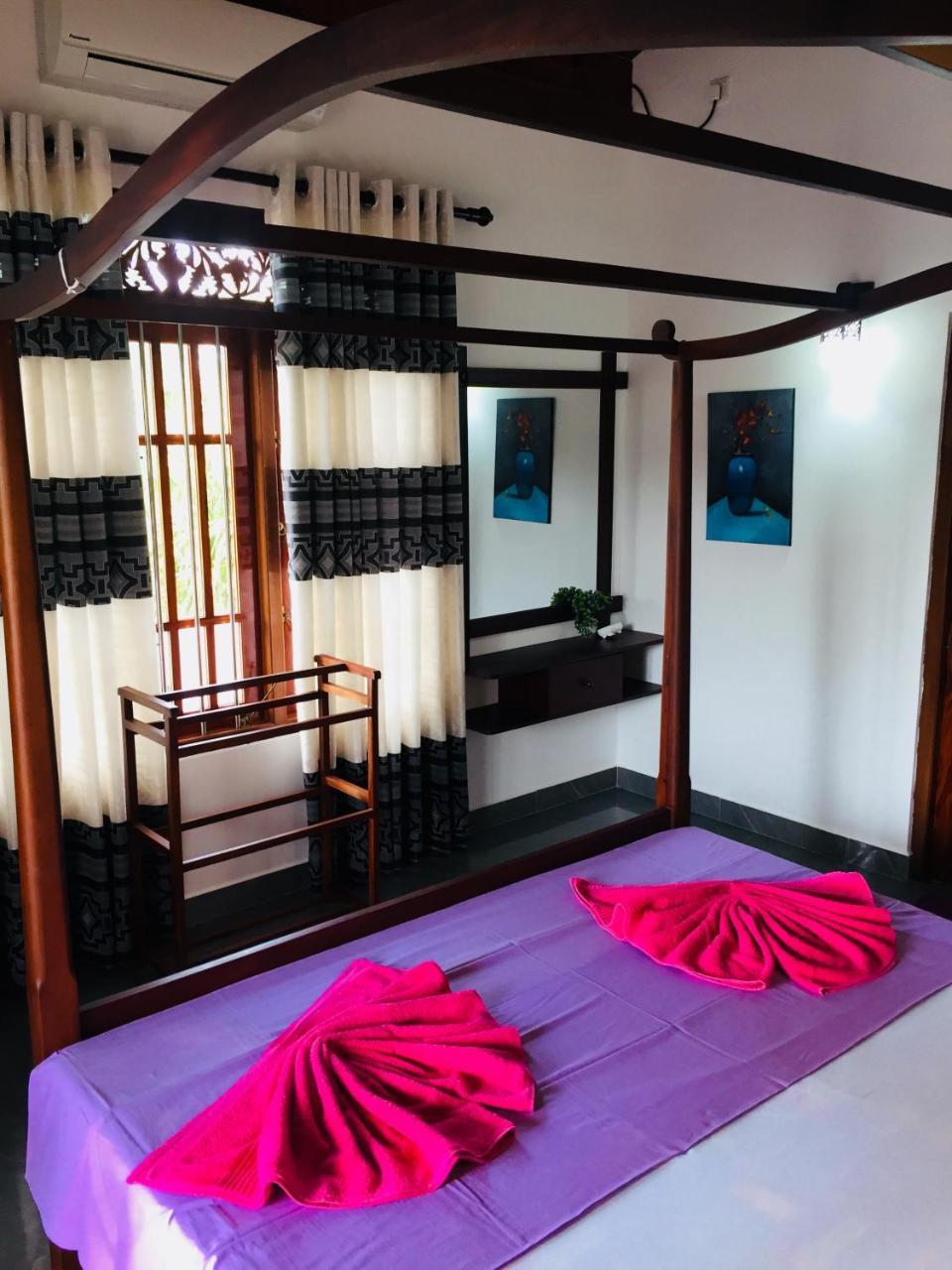 Sanjula Apartments Hikkaduwa Buitenkant foto