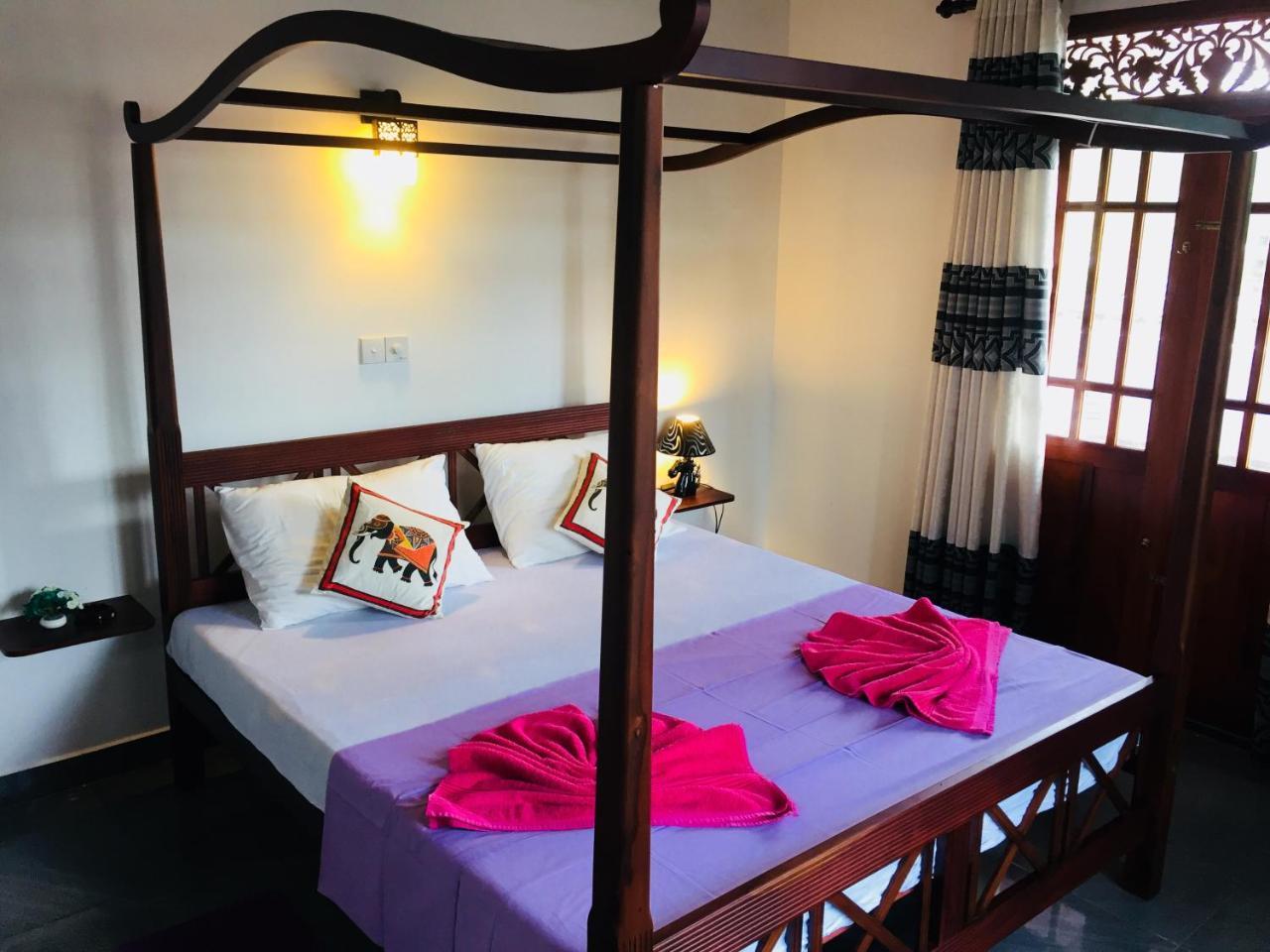Sanjula Apartments Hikkaduwa Buitenkant foto