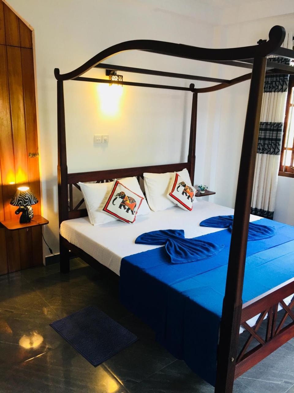 Sanjula Apartments Hikkaduwa Buitenkant foto