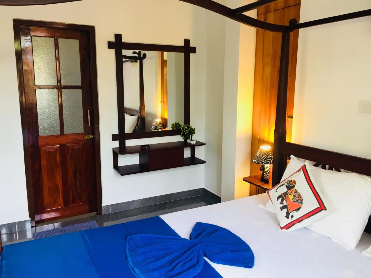 Sanjula Apartments Hikkaduwa Buitenkant foto