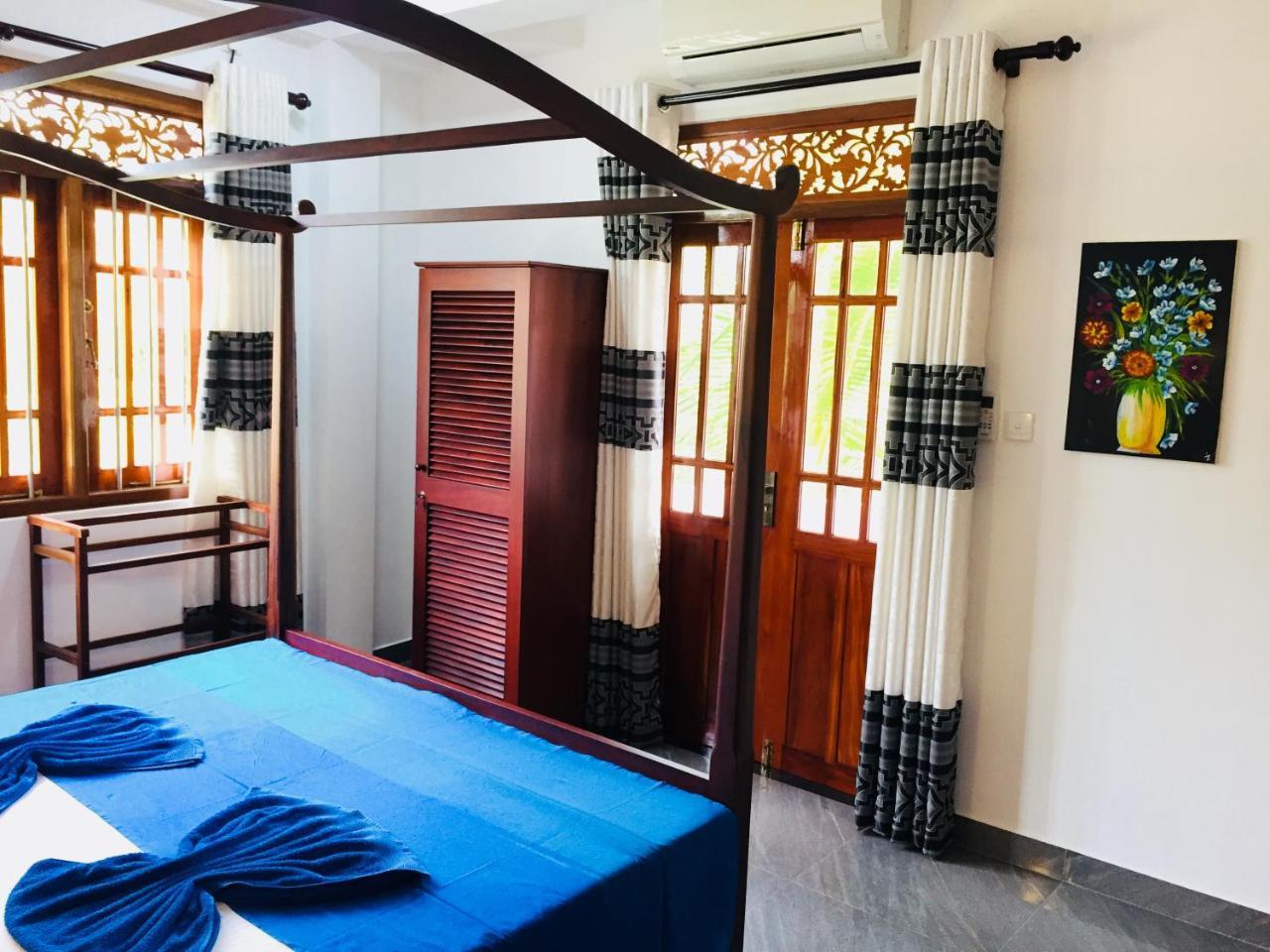 Sanjula Apartments Hikkaduwa Buitenkant foto