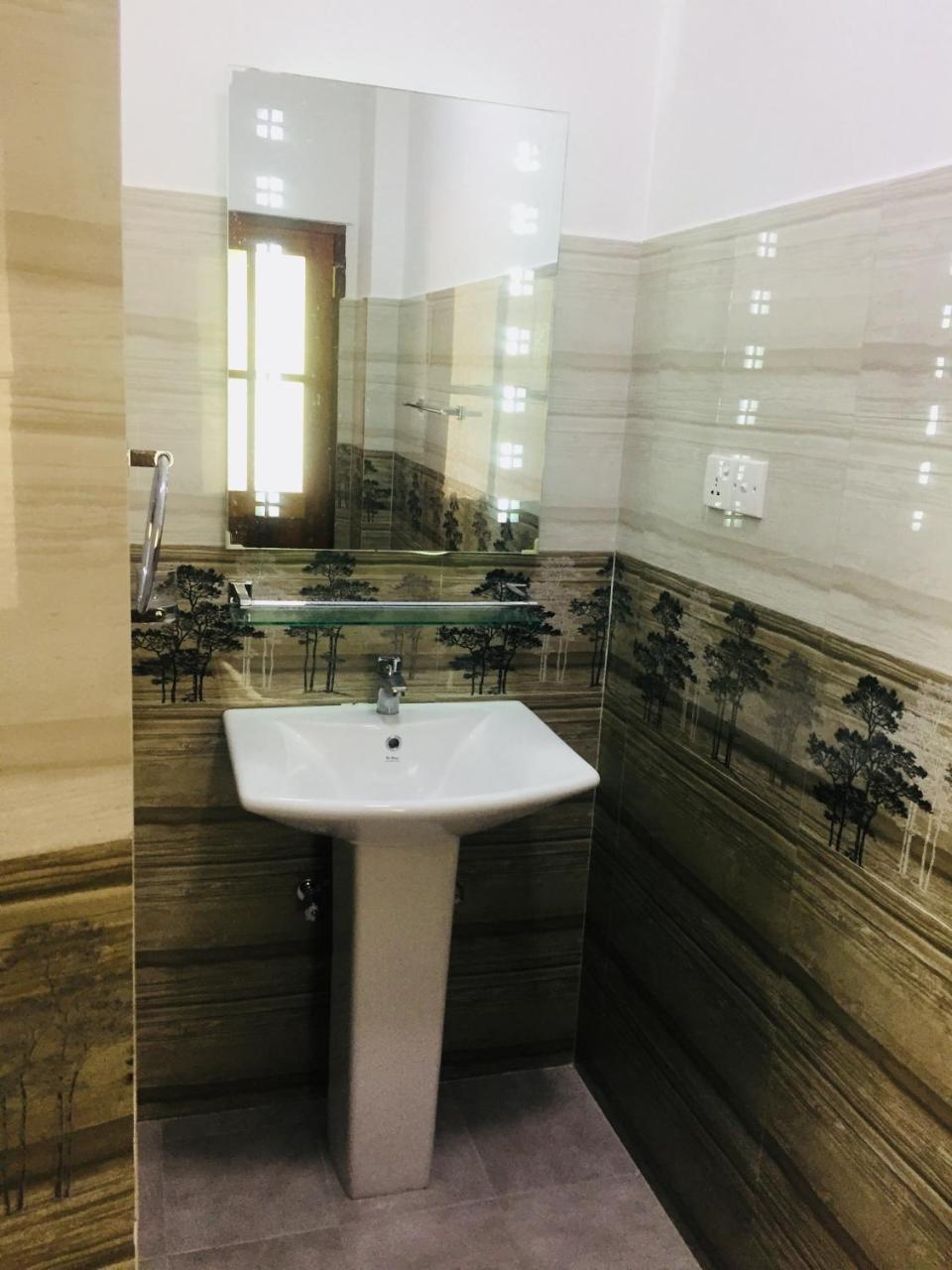 Sanjula Apartments Hikkaduwa Buitenkant foto